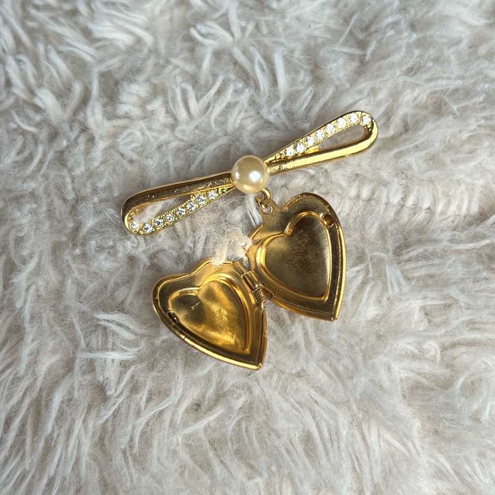 Gold Heart Locket Brooch - Picture 6 of 7